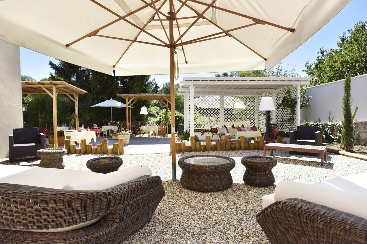 Logis Hotel-Restaurant Le Relais Hauterives Exterior foto