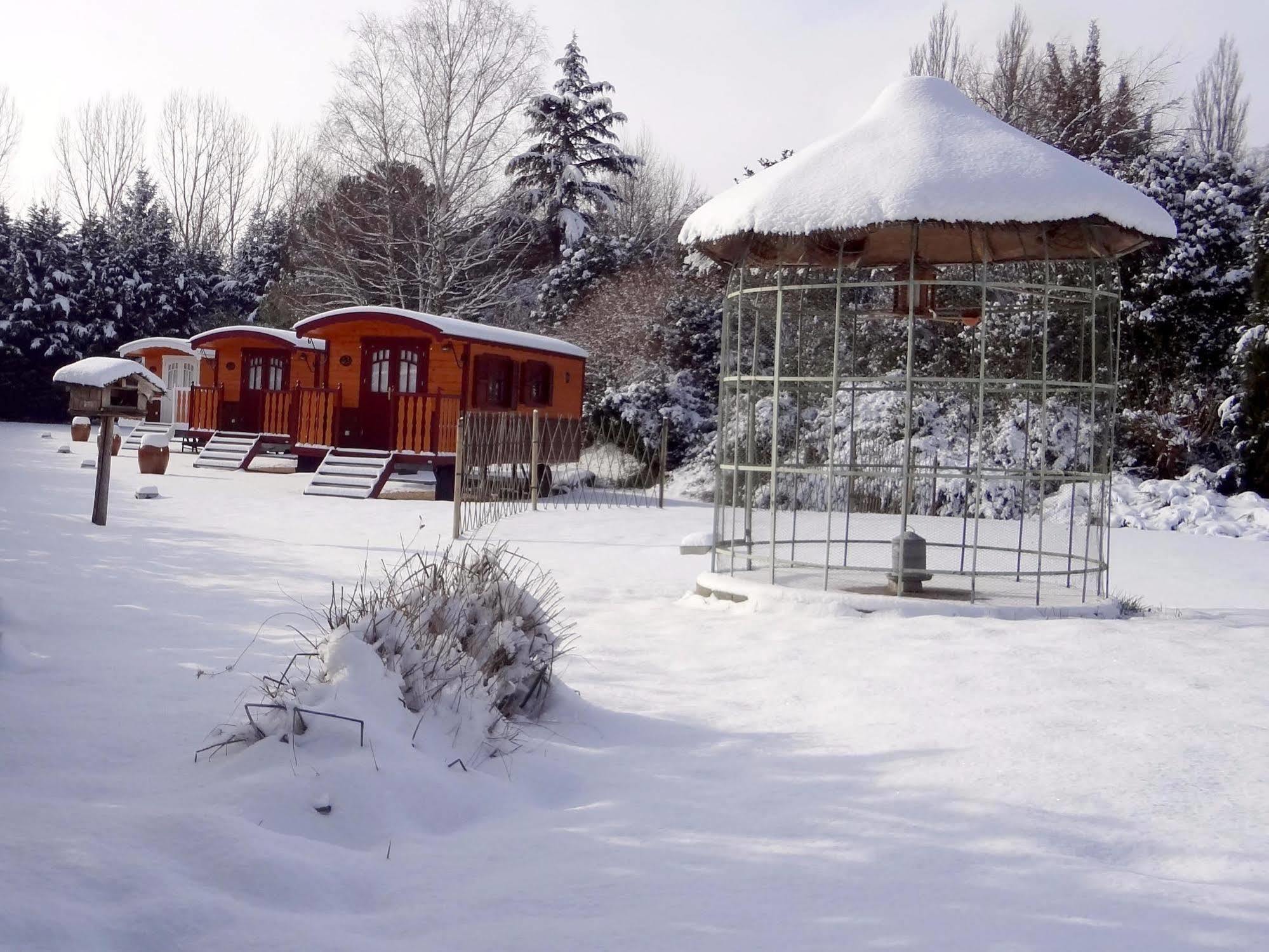 Logis Hotel-Restaurant Le Relais Hauterives Exterior foto